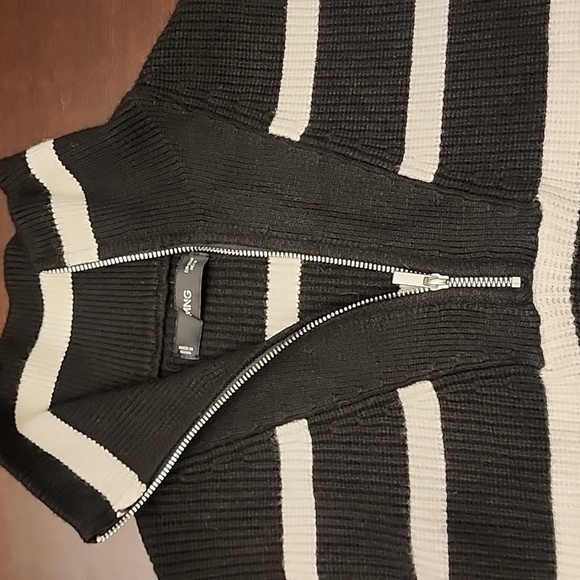 MANGO Crop V Sweater Vest sz Medium Black and White Striped - Picture 6 of 9